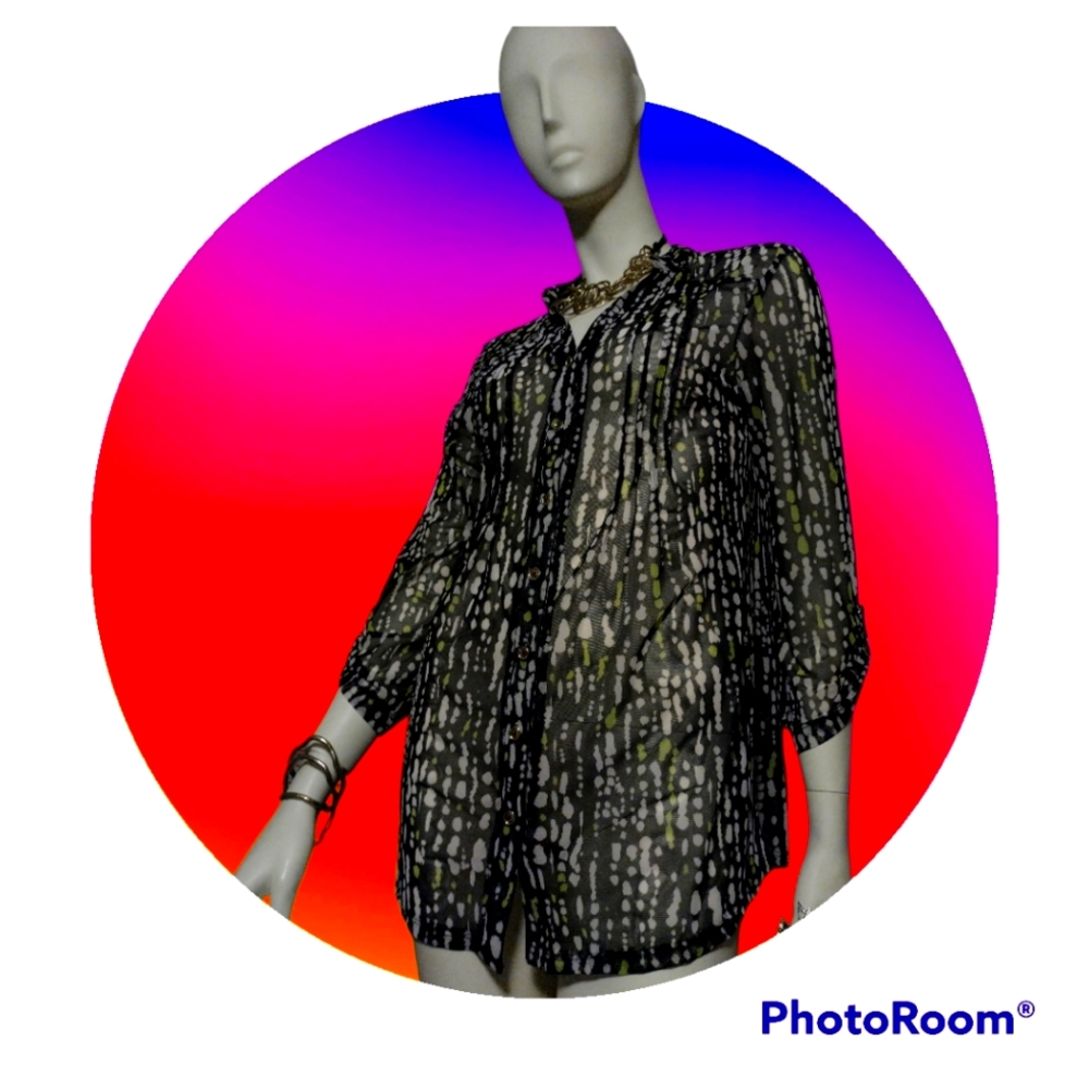 😍 PerSeption Concept Sheer 🖤 Blk/ White with a touch of green 💚 blouse